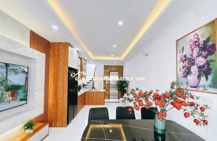 Bán nhà Trương Định 5 Tầng Thang Máy Mới Kính Koong 42m Nhỉnh 8 Tỷ